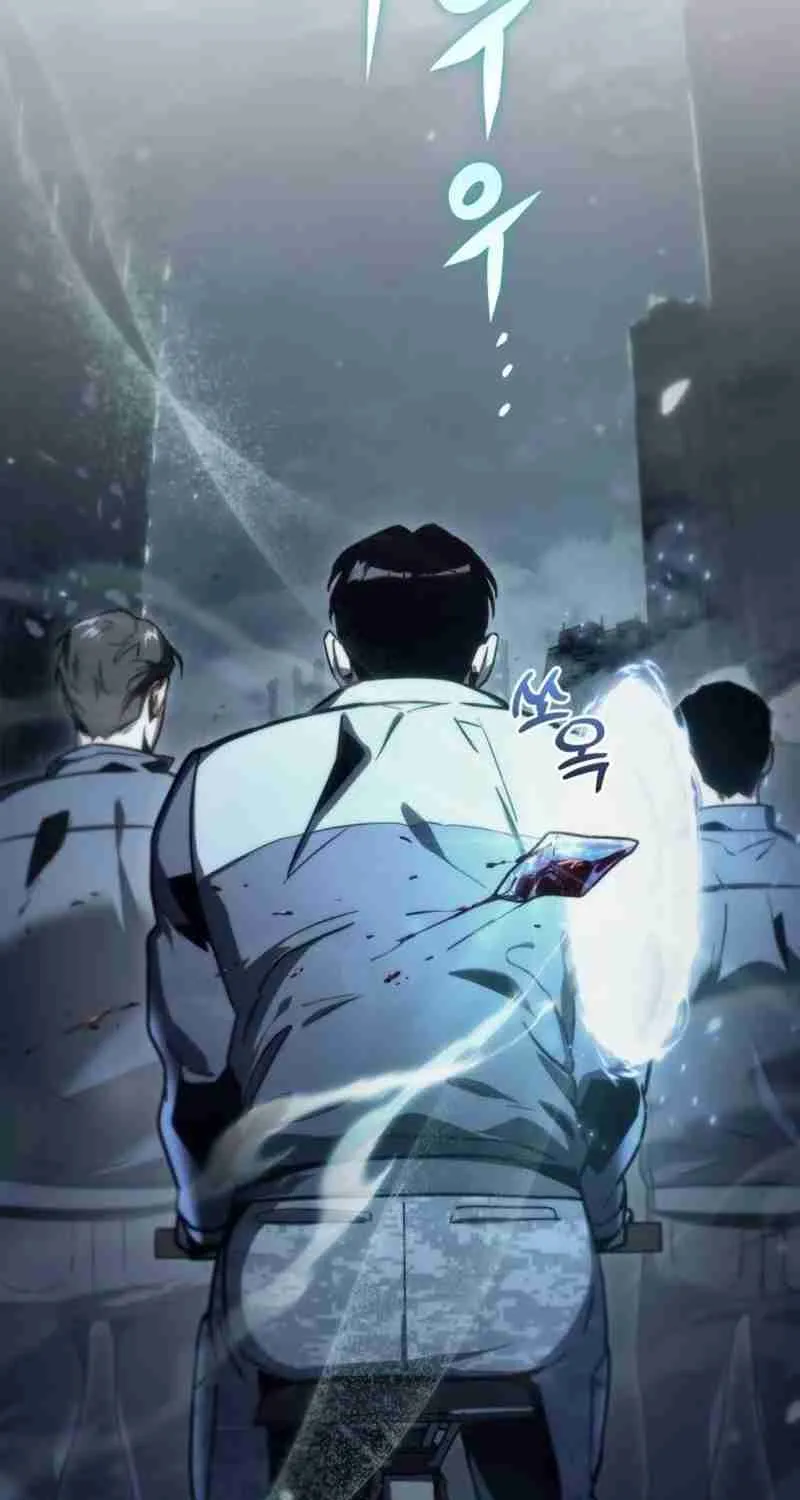 Read Hiding a Warehouse in the Apocalypse EN Manga Online